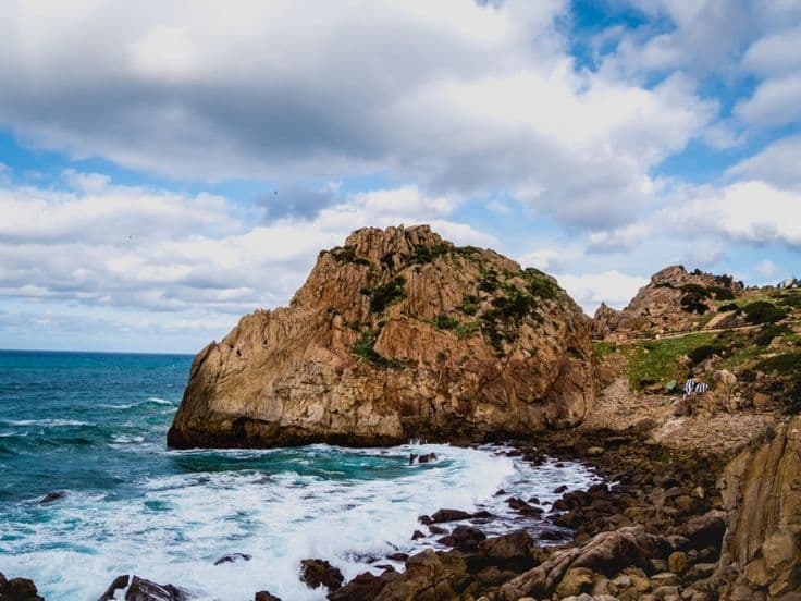 Du Plus Haut Sommet Marocain aux Sables de l'Océan Atlantique